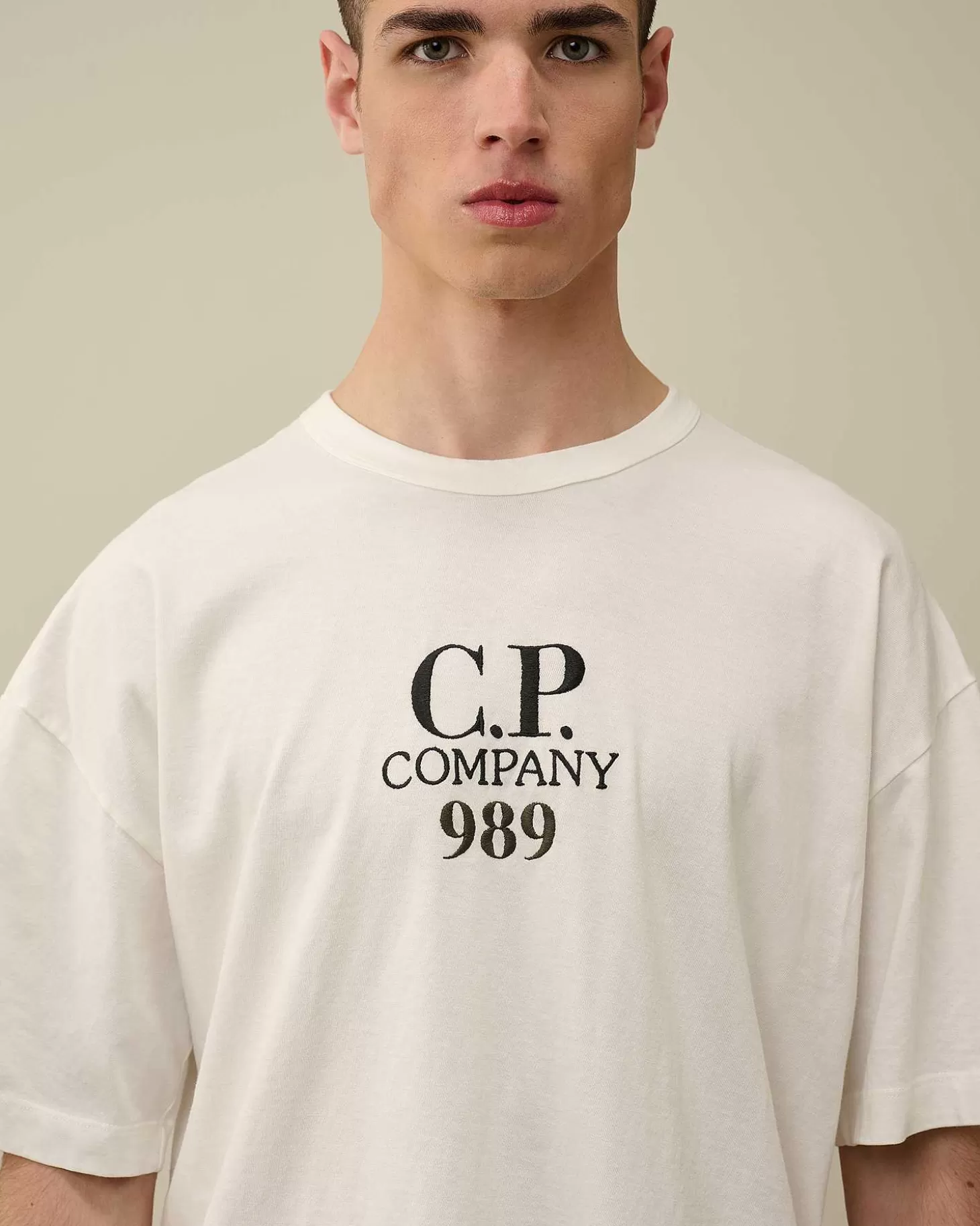 201_jersey_boxy_logo_tshirt_4-3.webp Homme C.P. Company T-Shirts Et Polos^20/1 Jersey Boxy Logo T-Shirt