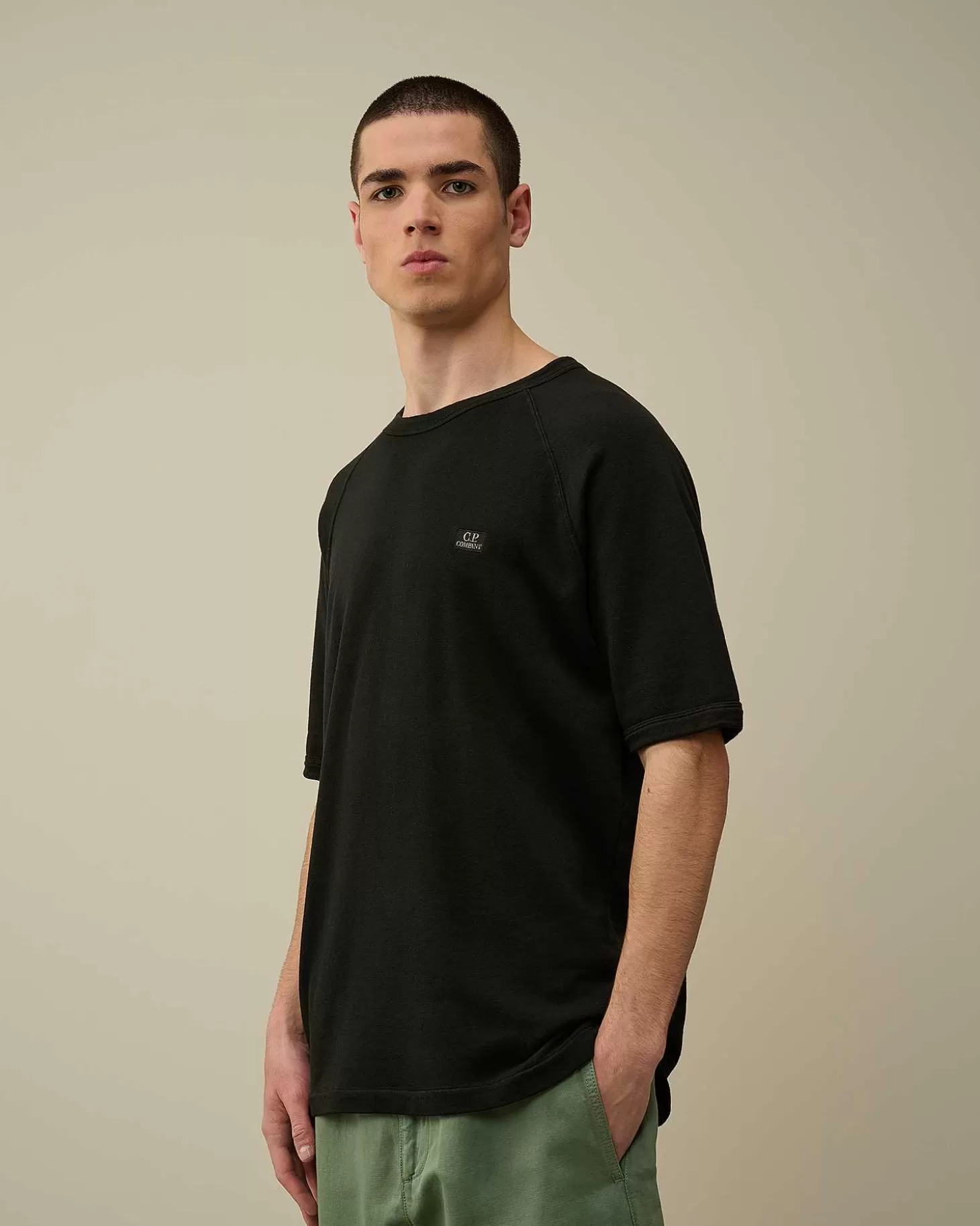 301_sponge_fleece_short_sleeved_sweatshirt_2-3.webp Homme C.P. Company Sweat-Shirts^30/1 Sponge Fleece Short Sleeved Sweatshirt