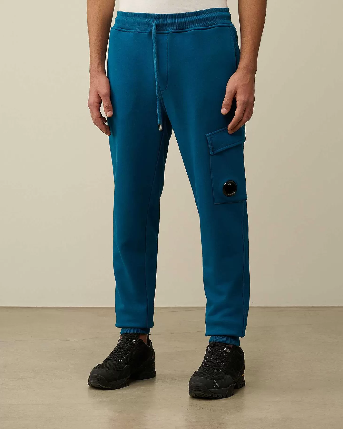 cotton_diagonal_fleece_cargo_sweatpants_2-1.webp Homme C.P. Company Survêtements Et Shorts^Cotton Diagonal Fleece Cargo Sweatpants