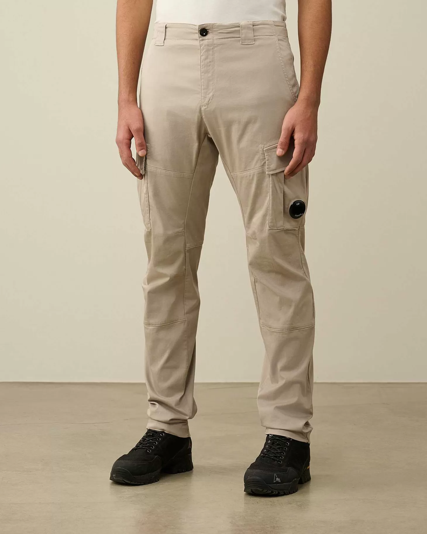 stretch_sateen_ergonomic_lens_cargo_pants_2-2.webp Homme C.P. Company Pantalons^Stretch Sateen Ergonomic Lens Cargo Pants