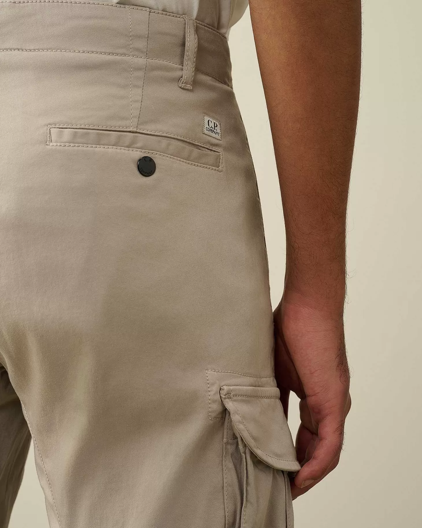 stretch_sateen_ergonomic_lens_cargo_pants_5-2.webp Homme C.P. Company Pantalons^Stretch Sateen Ergonomic Lens Cargo Pants