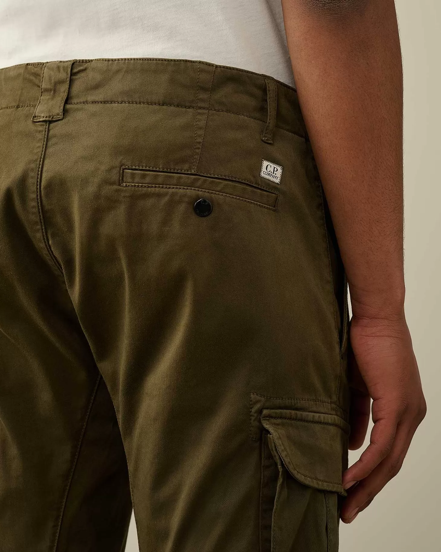 stretch_sateen_ergonomic_lens_cargo_pants_5-3.webp Homme C.P. Company Pantalons^Stretch Sateen Ergonomic Lens Cargo Pants