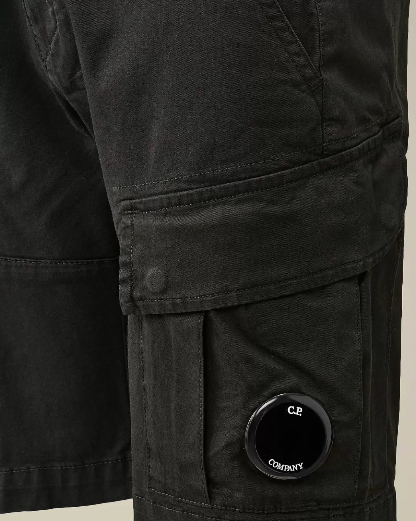 u16_stretch_gabardine_cargo_shorts_4-6.webp Kids C.P. Company Vêtements 10-14 Ans^U16 Stretch Gabardine Cargo Shorts